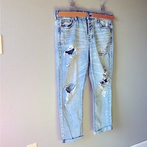 American Eagle Distressed girlfriend jeans - 16